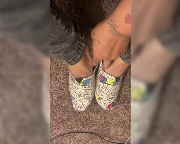 Voluptuous209feet aka voluptuous_209_feet OnlyFans - 04-19-2020 - Shoe removal from today omg I hate closed toed shoes