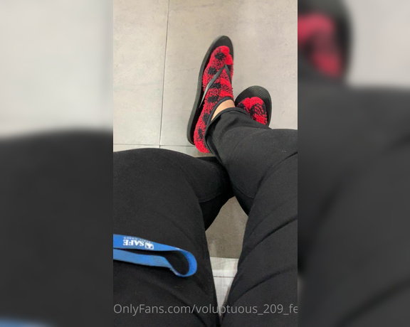 Voluptuous209feet aka voluptuous_209_feet OnlyFans - 01-29-2021 - Sitting waiting on my dash order made this clip