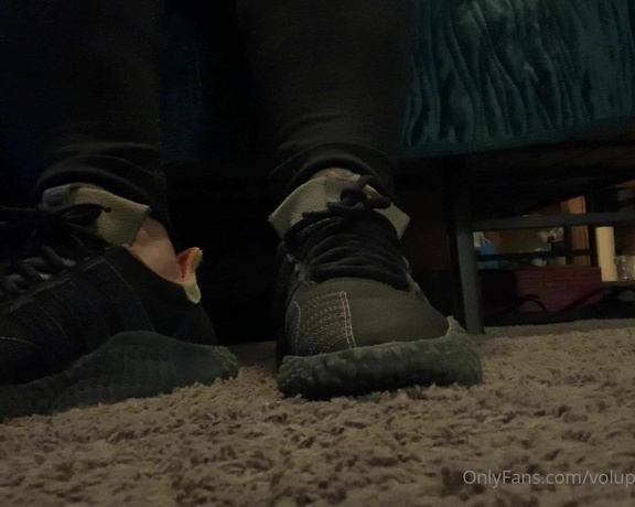 Voluptuous209feet aka voluptuous_209_feet OnlyFans - 12-03-2020 - 13 hours later and the result of wearing shoes and no socks