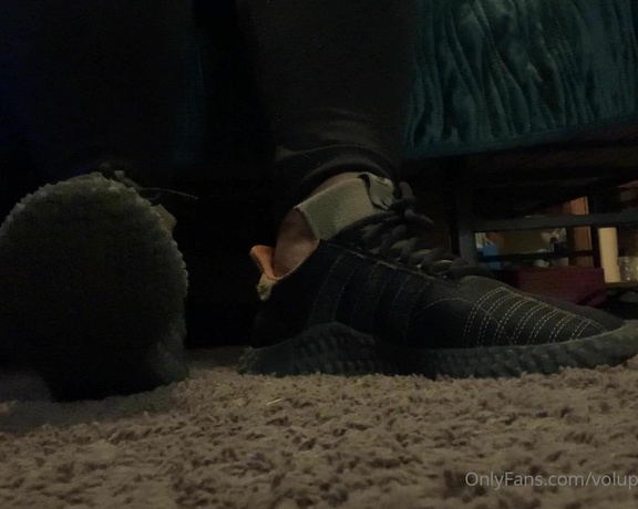 Voluptuous209feet aka voluptuous_209_feet OnlyFans - 12-03-2020 - 13 hours later and the result of wearing shoes and no socks