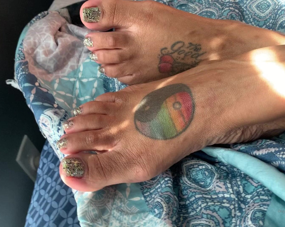 Voluptuous209feet aka voluptuous_209_feet OnlyFans - 01-30-2020 - Soo I broke my rt toe nail and it’s shorter I don’t do fake nails so