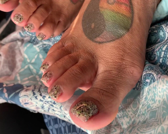 Voluptuous209feet aka voluptuous_209_feet OnlyFans - 01-30-2020 - Soo I broke my rt toe nail and it’s shorter I don’t do fake nails so