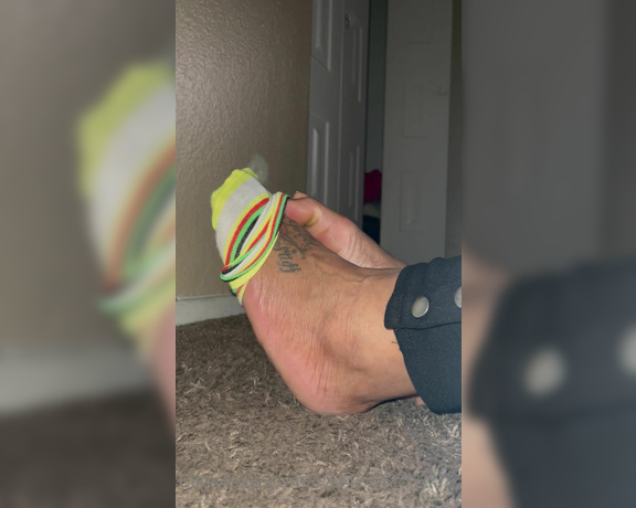 Voluptuous209feet aka voluptuous_209_feet OnlyFans - 03-19-2022 - I’m removing my ’s from my tired get in this 3 minutes of lmk how