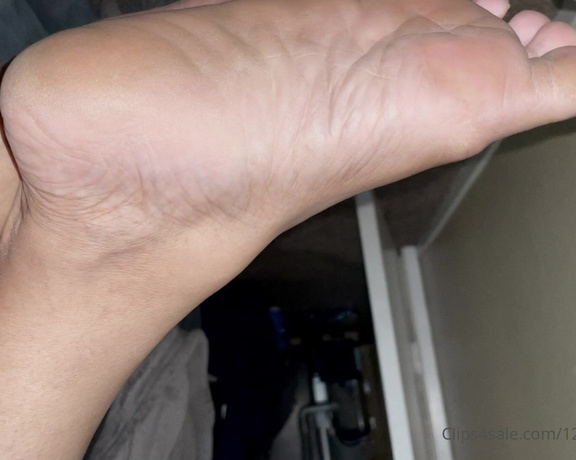 Voluptuous209feet aka voluptuous_209_feet OnlyFans - 01-02-2022 - Jus some big ass feet for ya feed