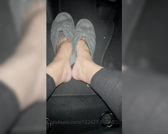 Voluptuous209feet aka voluptuous_209_feet OnlyFans - 10-19-2021 - Early am footwear