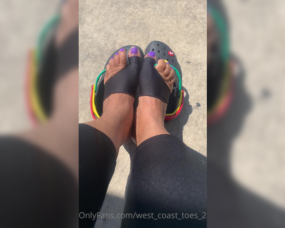 Voluptuous209feet aka voluptuous_209_feet OnlyFans - 07-16-2020 - Lil clip of my footwear and purp toes