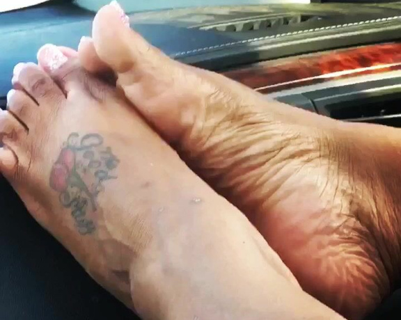 Voluptuous209feet aka voluptuous_209_feet OnlyFans - 04-23-2021 - Video 338388