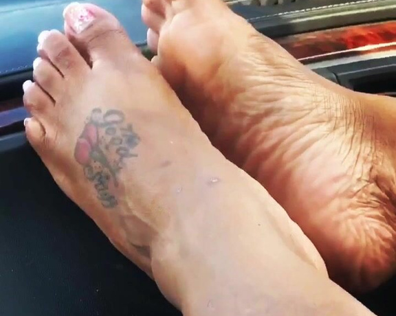 Voluptuous209feet aka voluptuous_209_feet OnlyFans - 04-23-2021 - Video 338388