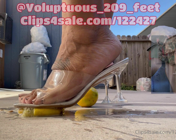 Voluptuous209feet aka voluptuous_209_feet OnlyFans - 08-07-2022 - Get ready for this juicy crush fellas I’m tellin y’all this goin have y’all