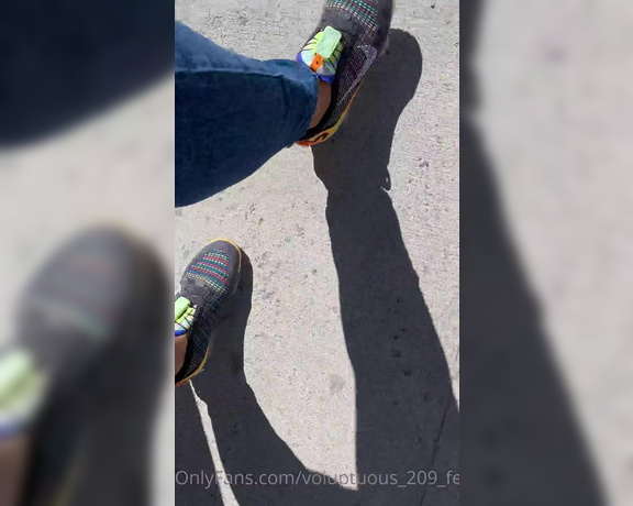 Voluptuous209feet aka voluptuous_209_feet OnlyFans - 03-20-2021 - Out and about earlier