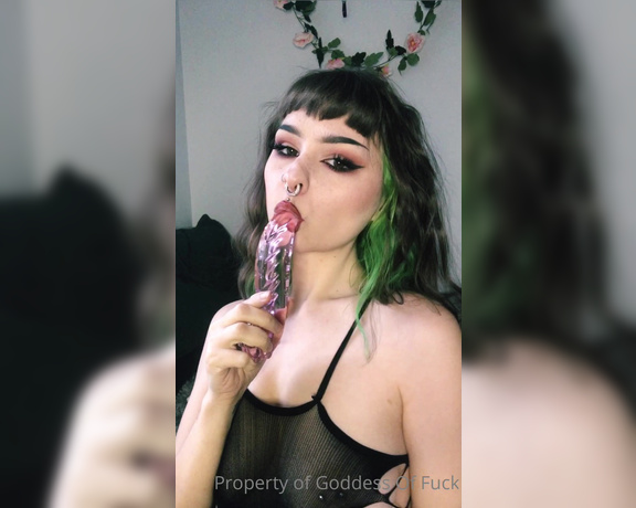 Fawn Fxck aka goddessoffxck OnlyFans - 01-05-2023 - How cute is this glass tentacle dildo though! Let me tease you Do you want