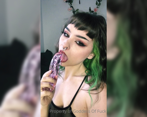 Fawn Fxck aka goddessoffxck OnlyFans - 01-05-2023 - How cute is this glass tentacle dildo though! Let me tease you Do you want