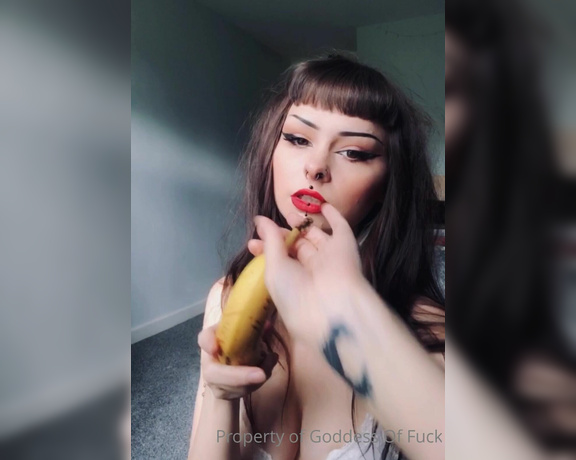 Fawn Fxck aka goddessoffxck OnlyFans - 10-22-2021 - Remembering to have my five a day