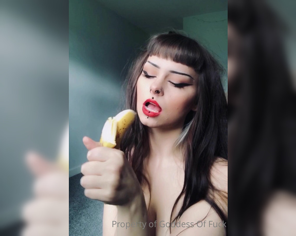 Fawn Fxck aka goddessoffxck OnlyFans - 10-22-2021 - Remembering to have my five a day