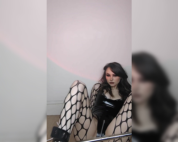 Fawn Fxck aka goddessoffxck OnlyFans - 01-31-2024 - My legs are spread for you