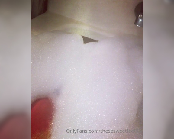 TheseSweetFeet aka thesesweetfeet20 OnlyFans - 12-29-2020 - Wanna face full of bubbles and feet