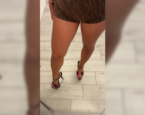 Venusclad aka venuscladvixen OnlyFans - 09-19-2024 - A fashion show video for you to show the outfit of the evening Un video