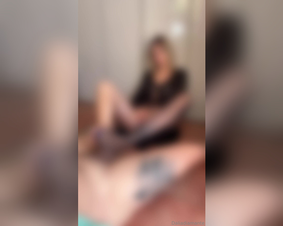 Dalia Diamante aka daliadiamantevip OnlyFans - 06-14-2024 - Foto pi Video di 10 minuti! Annusa i miei piedi e dimmi quanto puzzano L’ultimo