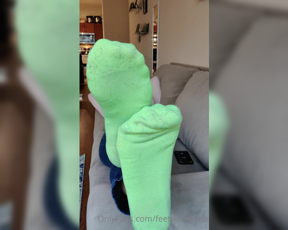 Feetiefuntime aka feetiefuntime OnlyFans - 01-05-2021 - 10 mins of socks and bare soles