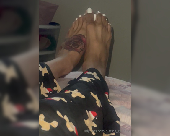 Blatina_Goddess aka blatina_goddess OnlyFans - 03-13-2024 - Some foot teasing sexy white toes