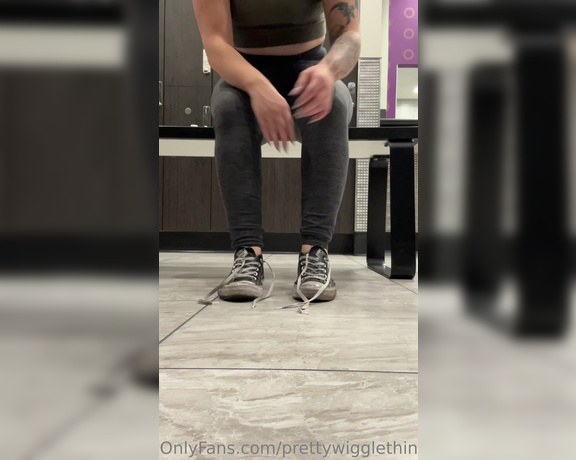 Hard4sky aka hard4sky OnlyFans - 08-19-2023 - After gym sesh ! I wanted to show off my sexy sweaty feet ! You love