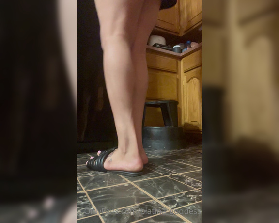 Blatina_Goddess aka blatina_goddess OnlyFans - 09-05-2022 - A little tease while I’m in the kitchen