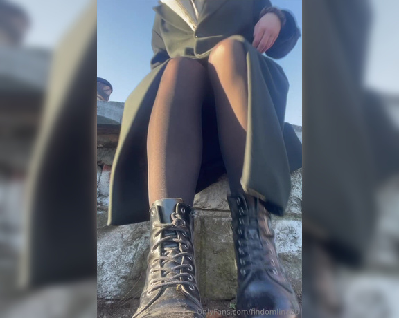 Herrin Lina aka findomlina20 OnlyFans - 12-18-2023 - Siehst du wie meine Schuhe in der Sonne glnzen, Sklave Wie schn sie doch strahlen werden,