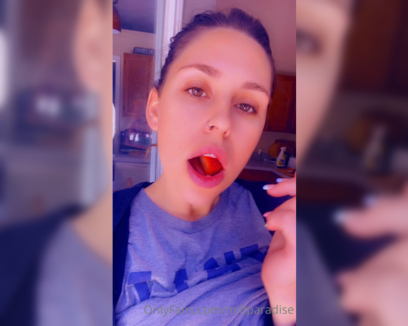 Sunny Zass aka milfparadise OnlyFans - 05-17-2022 - You wish u were this strawberry