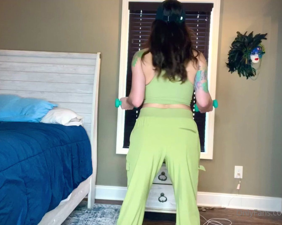 Sunny Zass aka milfparadise OnlyFans - 03-14-2023 - Working this ass out