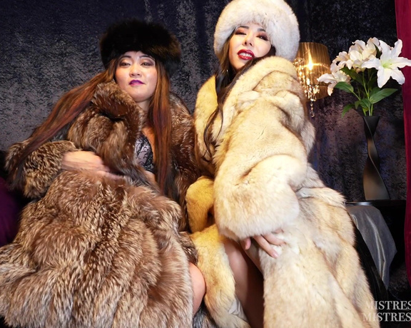 MistressAmrita Double fox fur Japanese goddesses