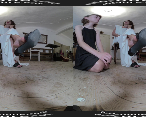 Clips4Sale - Queen and Servant VR