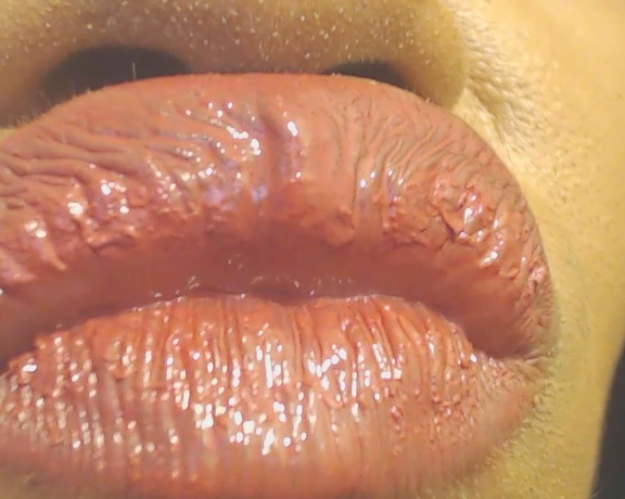 Fetish Clips And Beyond - Oily Lip Sniff