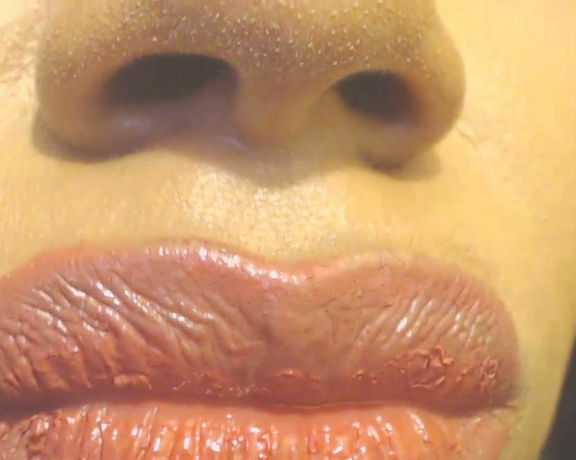 Fetish Clips And Beyond - Oily Lip Sniff