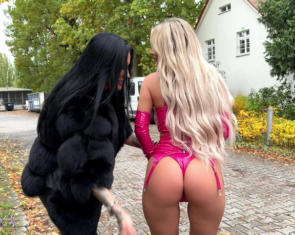 Mistress Kennya - Outside With My Ema Karter