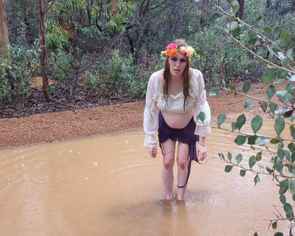 Alicejp aka alicejp90 OnlyFans - This forest fairy loves to bathe in muddy puddles 485543