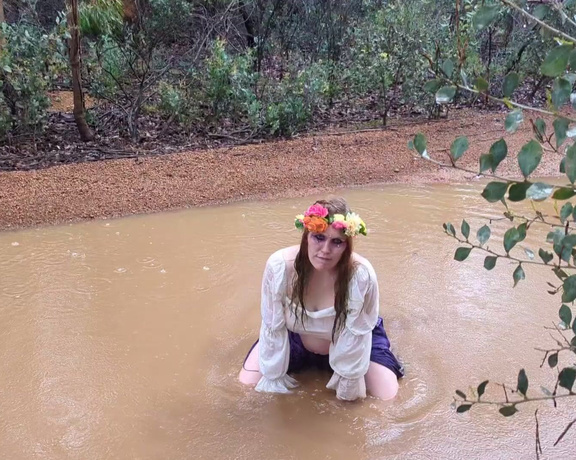 Alicejp aka alicejp90 OnlyFans - This forest fairy loves to bathe in muddy puddles 485543