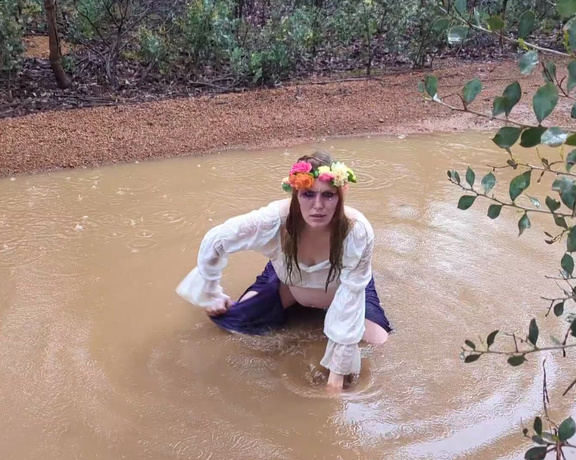 Alicejp aka alicejp90 OnlyFans - This forest fairy loves to bathe in muddy puddles 485543