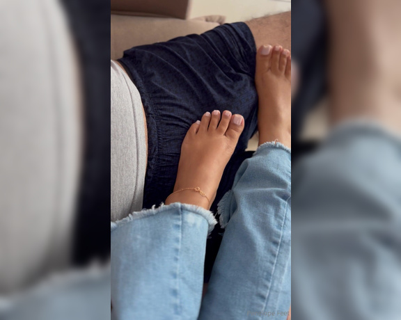 Goddess Penelope aka penelopefeet_ OnlyFans - 06-11-2024 - Footjob parte 1 Footjob part 1