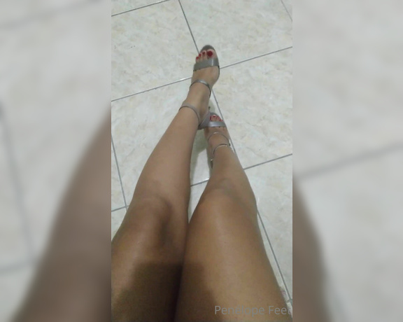 Goddess Penelope aka penelopefeet_ OnlyFans - 08-21-2020 - Curve se escravo