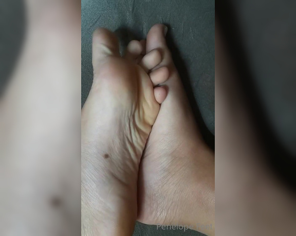 Goddess Penelope aka penelopefeet_ OnlyFans - 08-18-2020 - come lick the soles