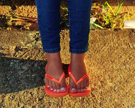 Goddess Penelope aka penelopefeet_ OnlyFans - 02-21-2022 - Do you like flip flops