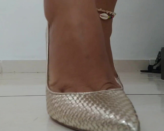 Goddess Penelope aka penelopefeet_ OnlyFans - 08-27-2020 - Ajoelhe se