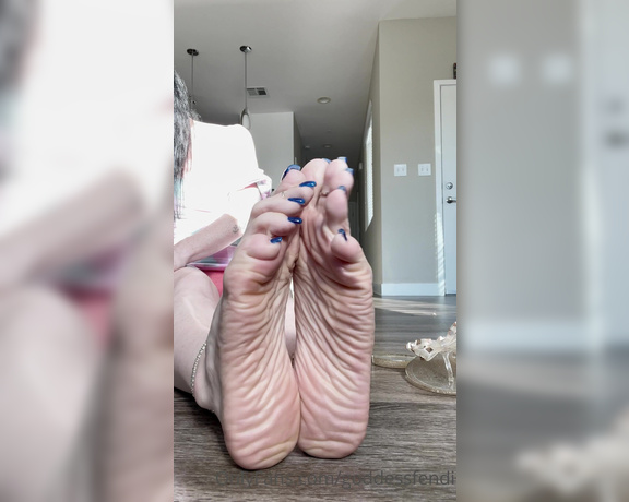 Fendi Feet aka Goddessfendi OnlyFans Video 16