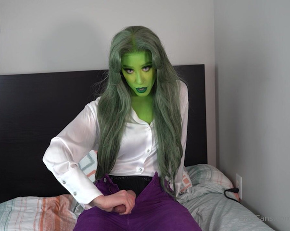 Toetally Devine aka Toetallydevine OnlyFans - Many of you wanted to see this She Hulk switch video so here it is! Jens boyfriend has no idea that