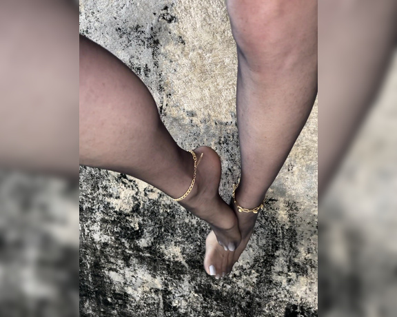 Fendi Feet aka Goddessfendi OnlyFans - I’m about to give you alllll a nylon fetish One thing I love about nylons is when you nut on them