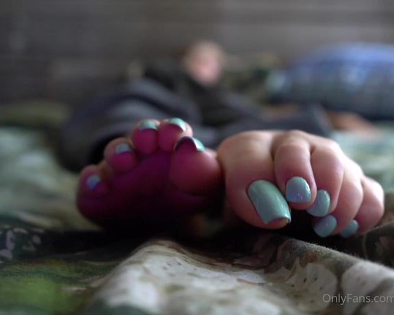 Toetally Devine aka Toetallydevine OnlyFans - Feet POV while I make myself cum