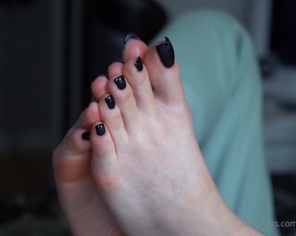 Toetally Devine aka Toetallydevine OnlyFans - Black matte pedi self foot worship Tags SFW, FW, black pedi, matte, toe sucking, licking