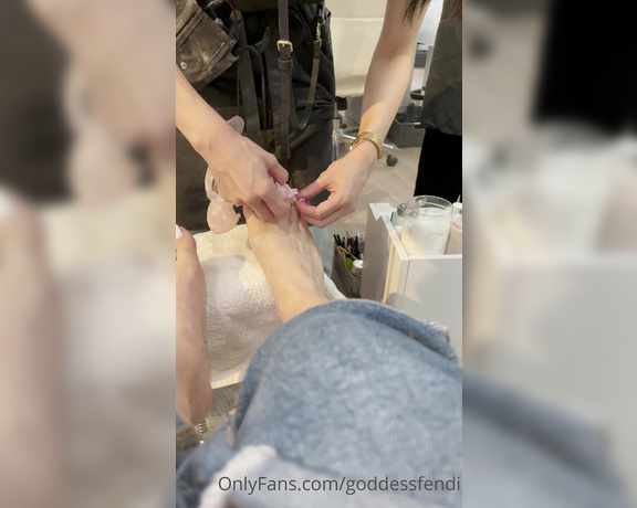 Fendi Feet aka Goddessfendi OnlyFans - It’s the paraffin for me! My pedi lady is so lucky Look how she picks the wax from under my long 1