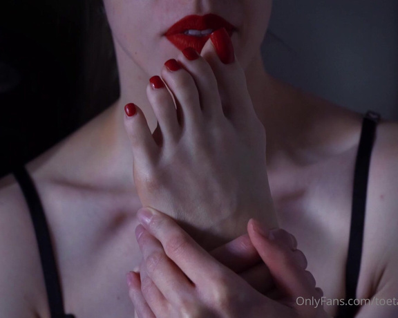 Toetally Devine aka Toetallydevine OnlyFans - A shortened version of my fave FW video Red toes and red lips self worship Seeing my lipstick get