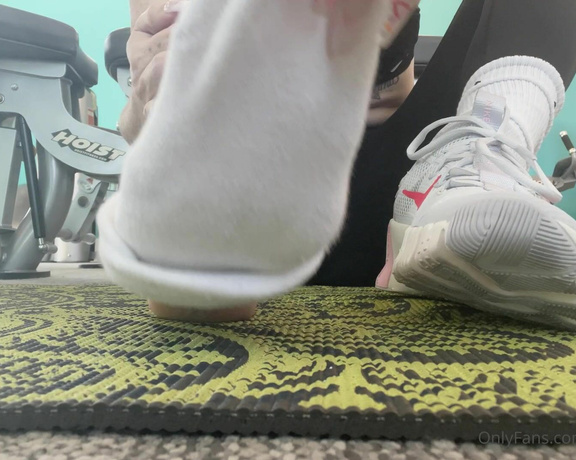 Fendi Feet aka Goddessfendi OnlyFans - Come over here and lick the sweat between my toes You’d love to feel these soft, sweaty soles all